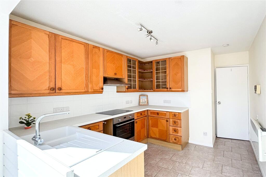 House in Westbury, Leigh Park - More