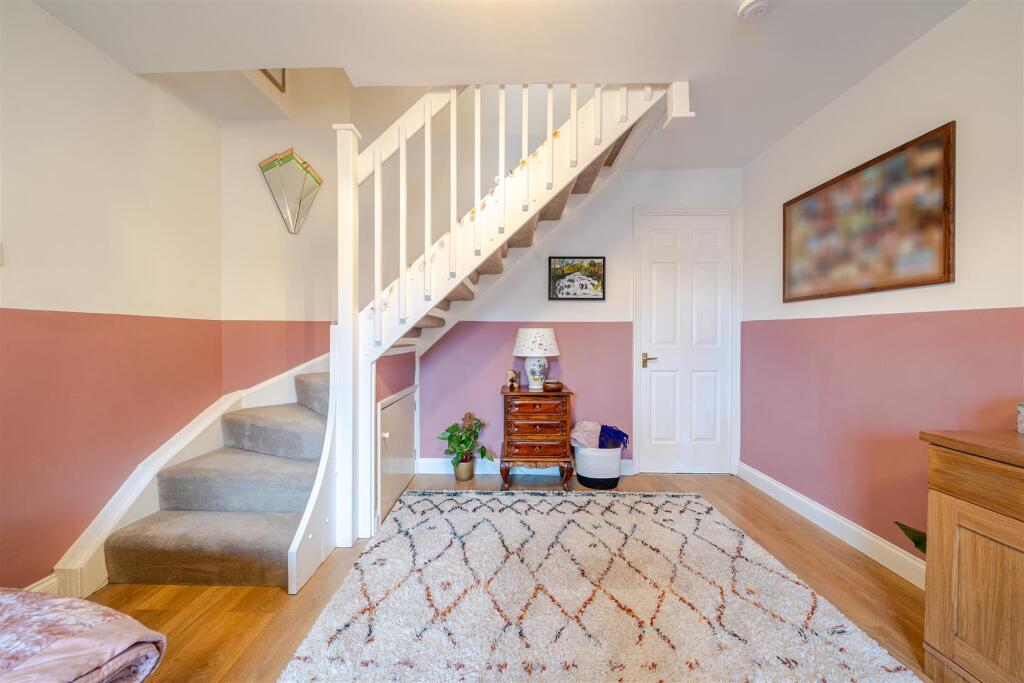 House in Vale of White Horse, Uffington - More