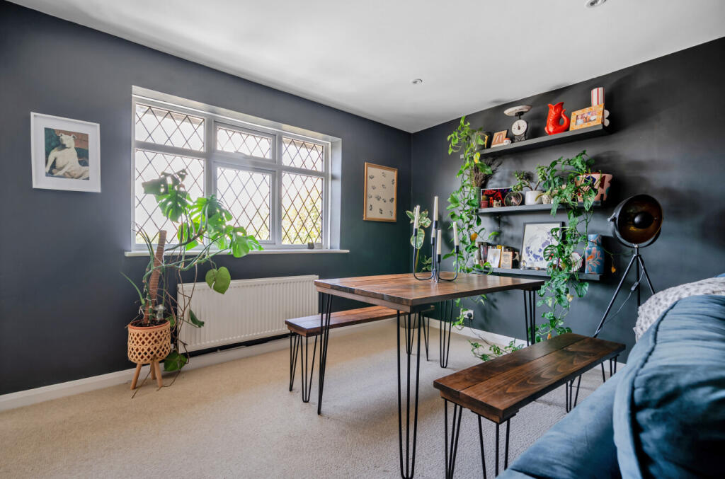 Apartment in Worthing, West Sussex - View 3