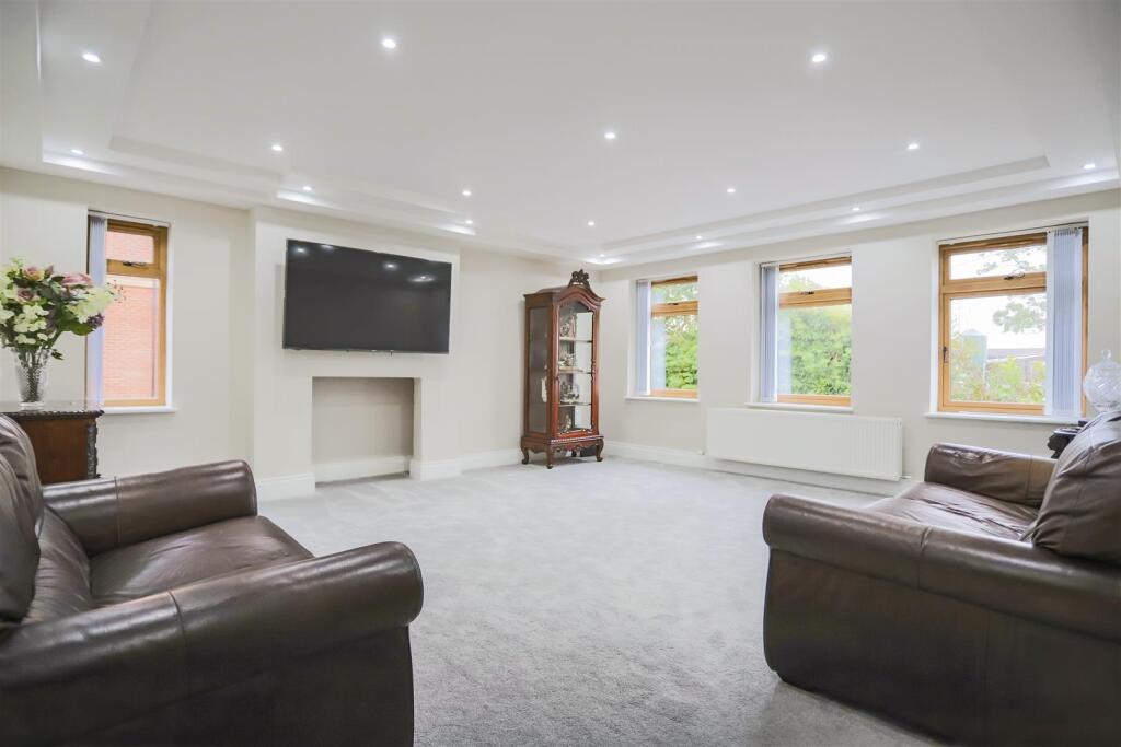 Oxcliffe Road, Heaton With Oxcliffe image 4