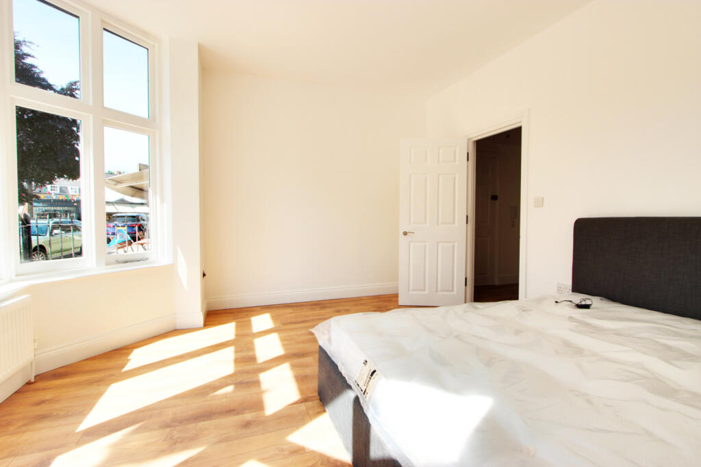 Apartment in Harrow - View 4
