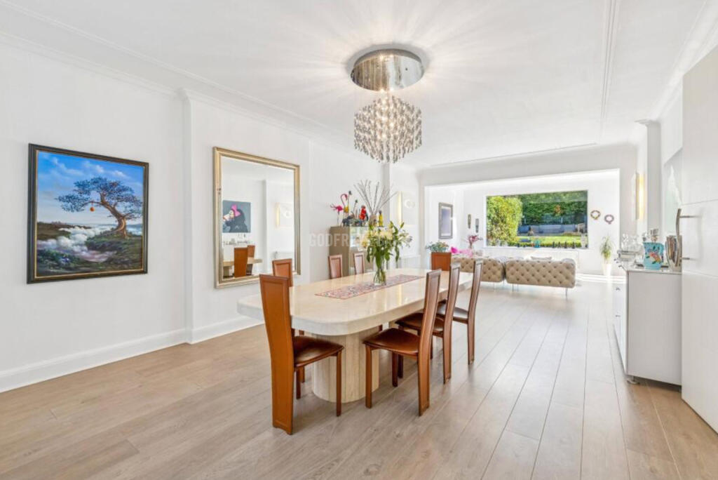 House in London - View 4