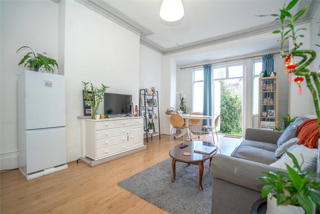 Apartment in London, North Finchley - View 5