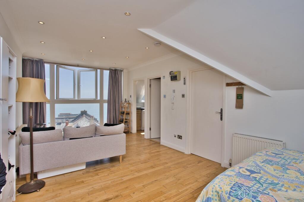Apartment in Sandgate, Golden Valley - View 5