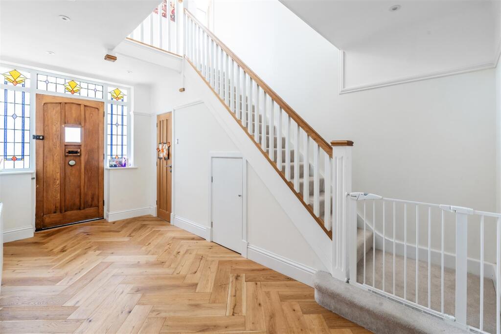 Holmwood Road, Cheam, SM2 - View 5