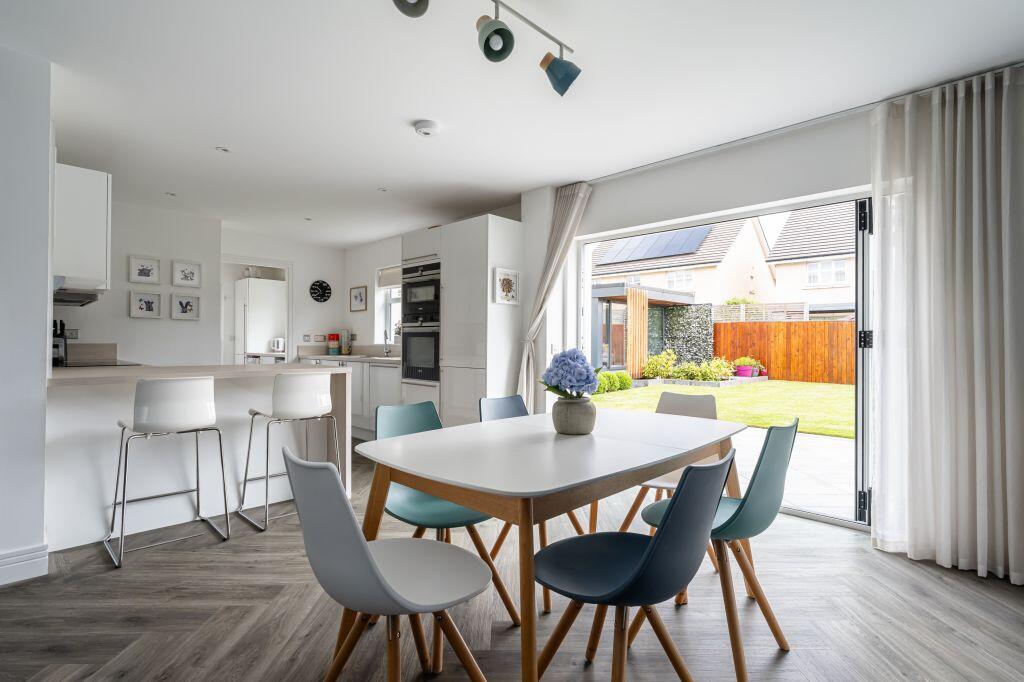 10 Ramslack Street, Balerno, EH14 5FE photo 4