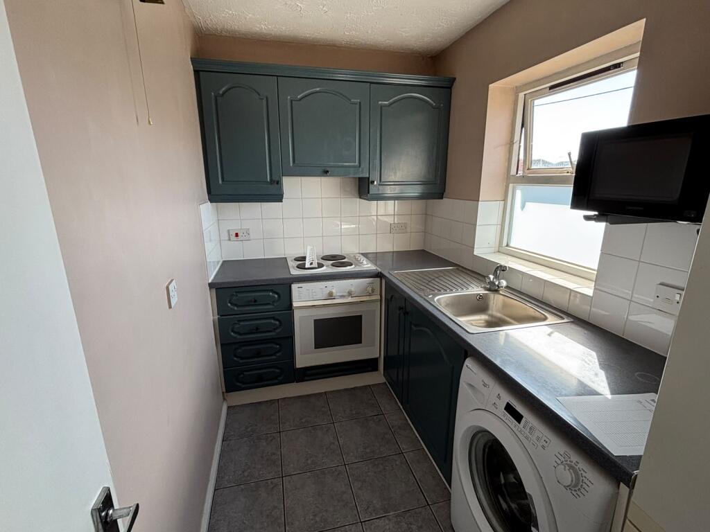 Apartment in Southend-on-Sea - View 4