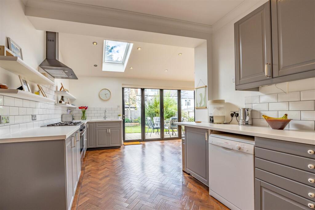 House in Southend-on-Sea, Leigh-on-Sea - View 3