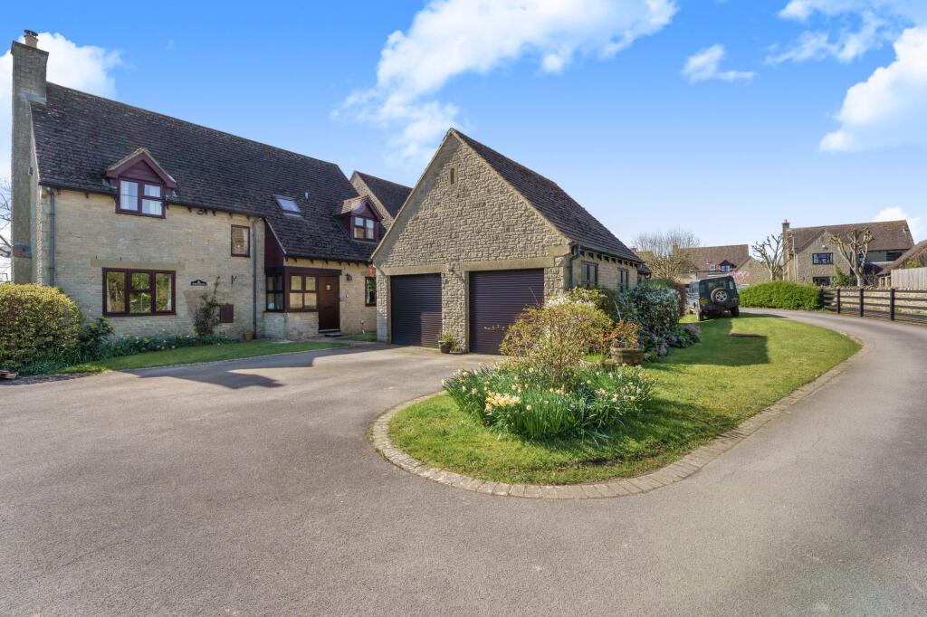 Main image of property: Harolds Close, Leafield, OX29