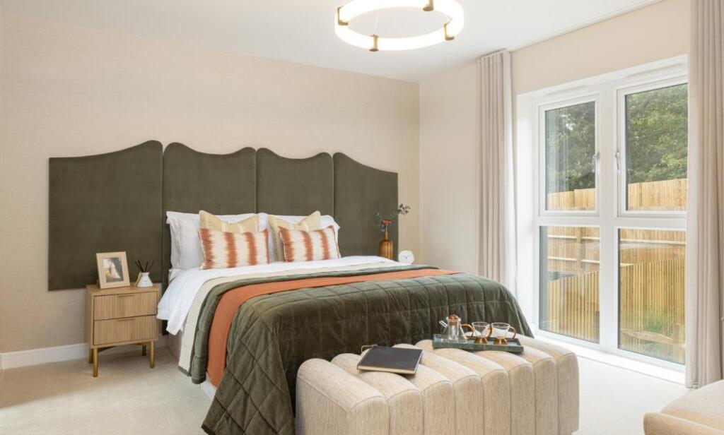 House in Tunbridge Wells, Hawkhurst - More