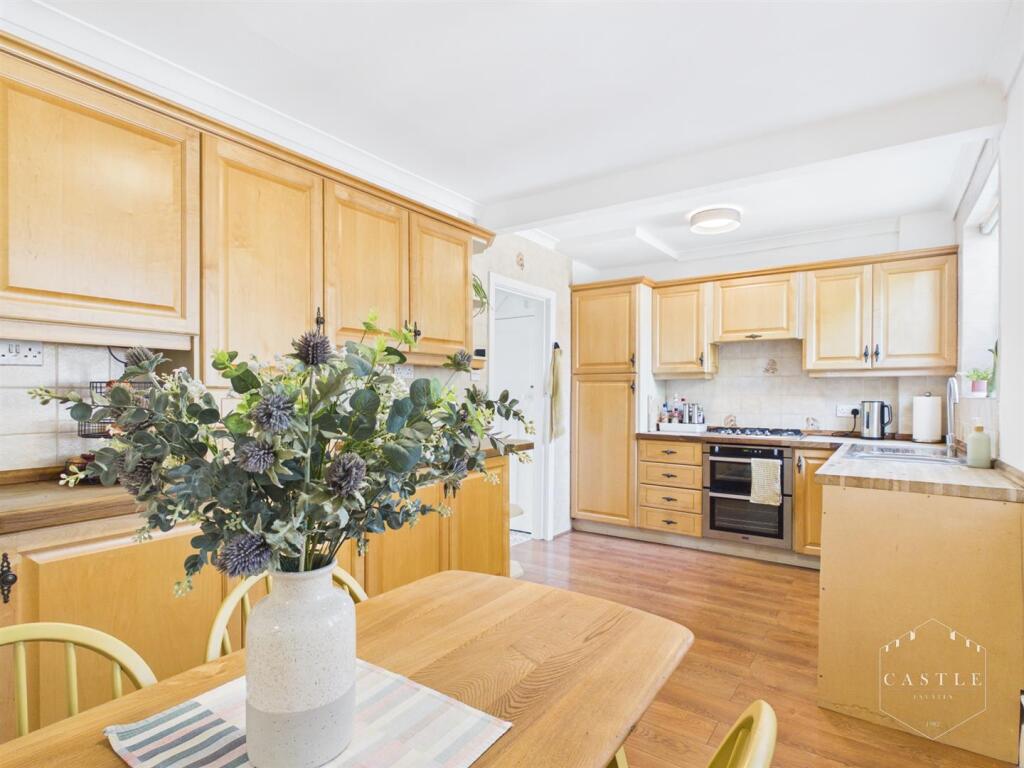 House in Hinckley and Bosworth, Lash Hill, Burbage - View 4