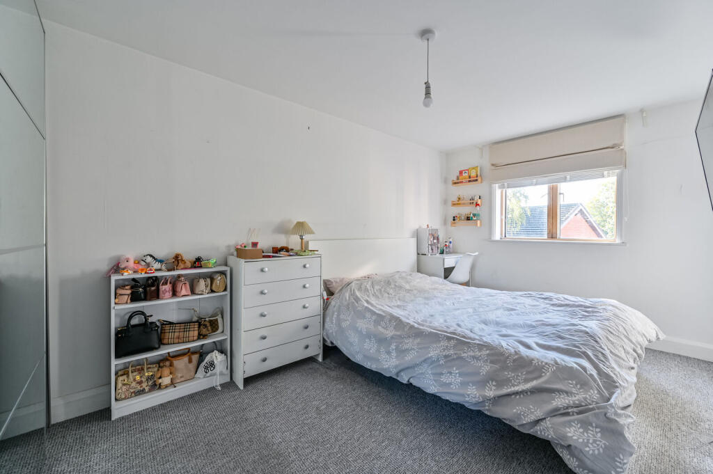 Apartment in London - View 4