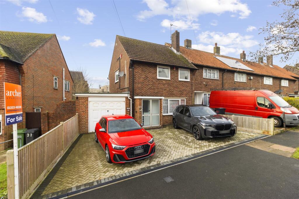 2-bed terraced on Henfield Road, Eastbourne, £275,000