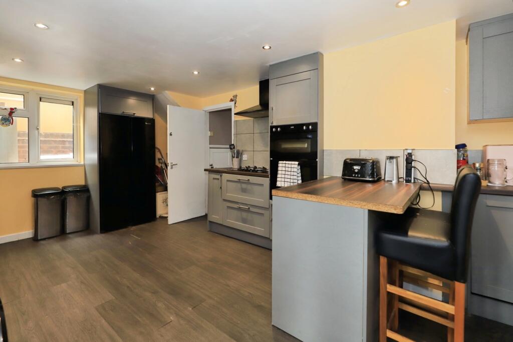 House in Wolverhampton, West Midlands - View 3