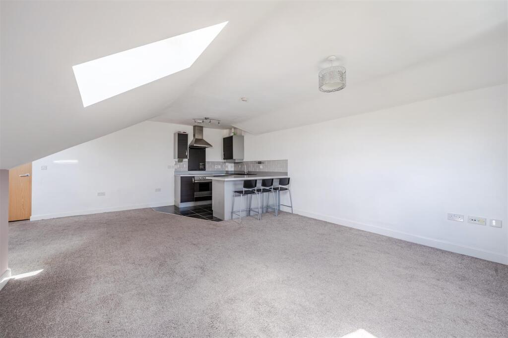 Apartment in Wyre Forest, Aggborough, Kidderminster - View 4