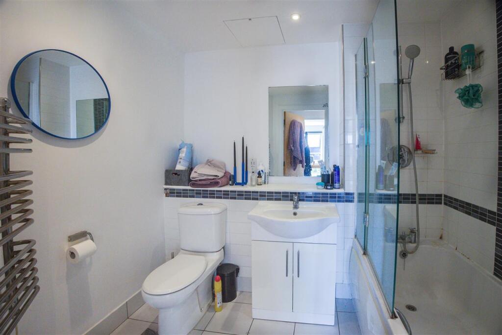 Apartment in Croydon, Broad Green - View 5
