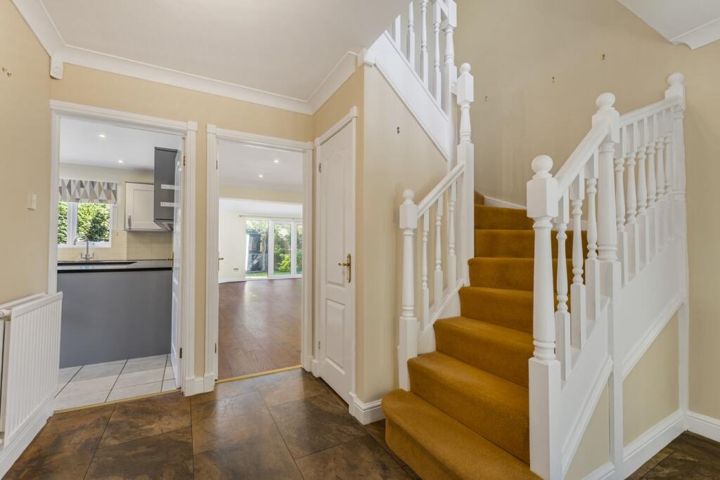 House in Cheltenham, Hatherley, Benhall - View 3