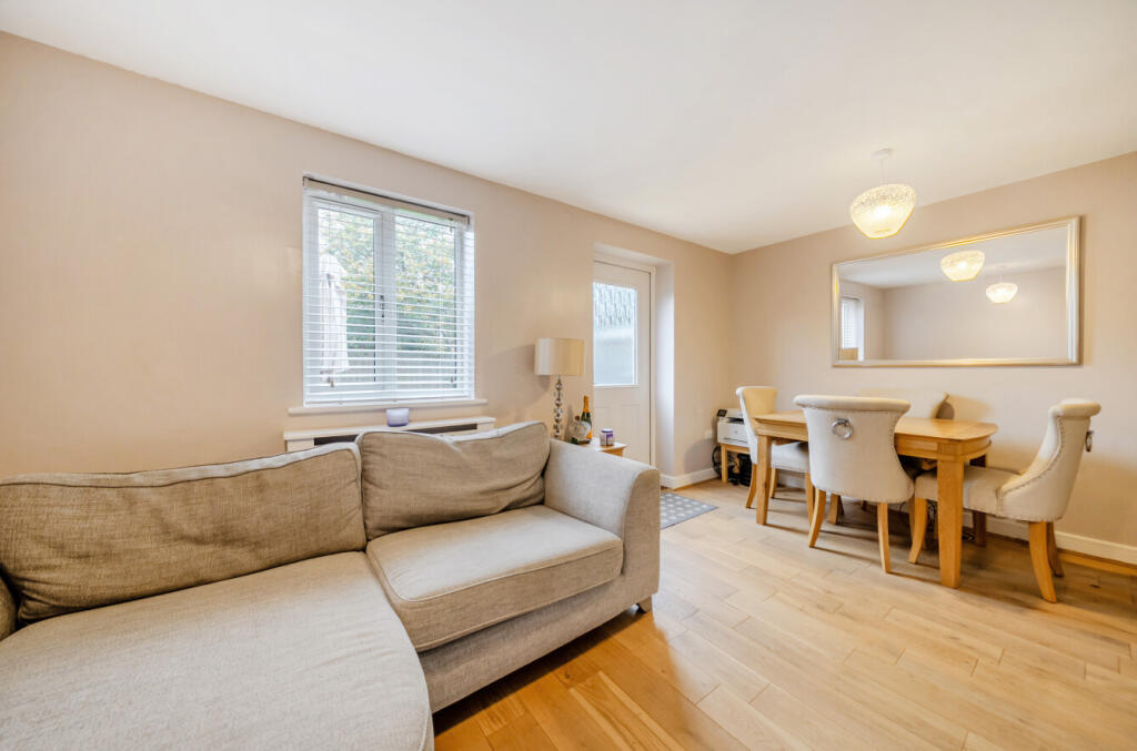 House in Guildford - View 4