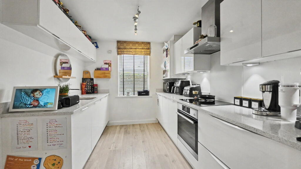 House in Gloucester - View 3