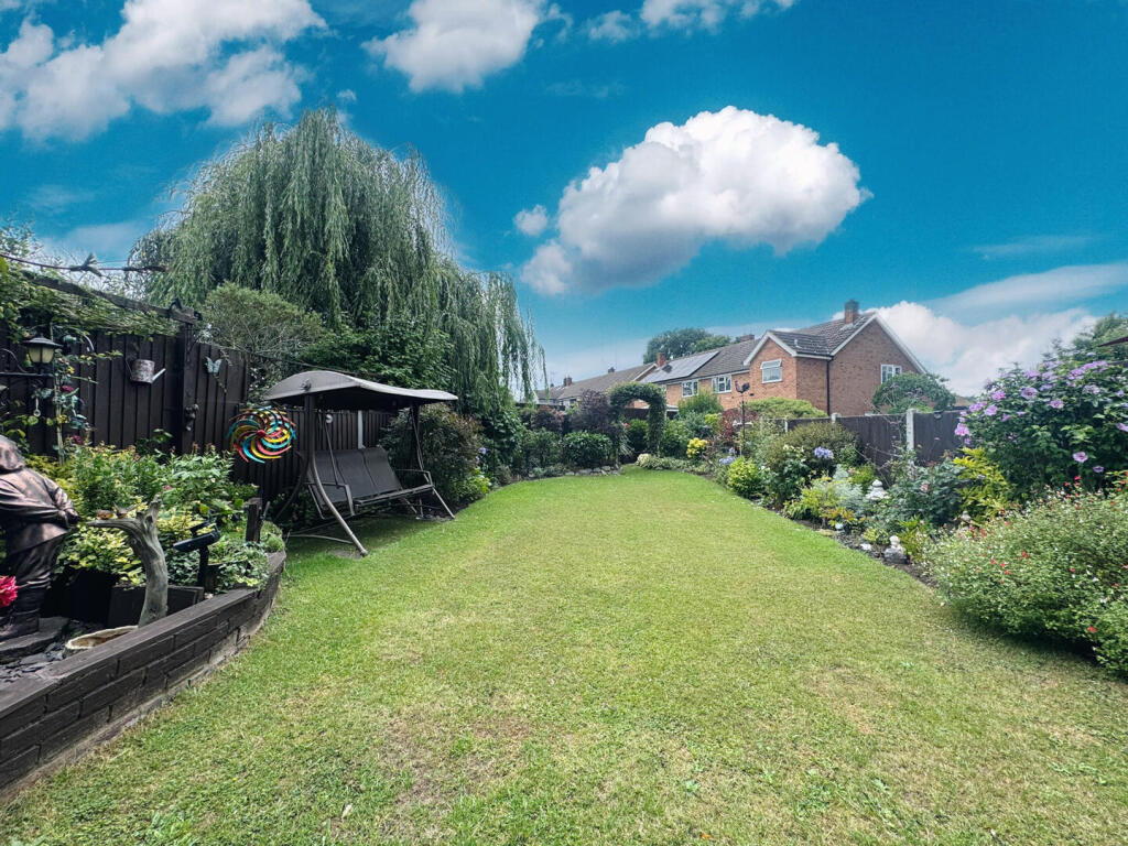 Hawksway, Kingswood, Basildon photo 3