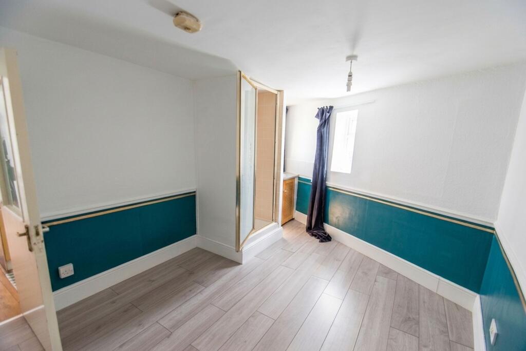 Apartment in Milton Keynes - View 5