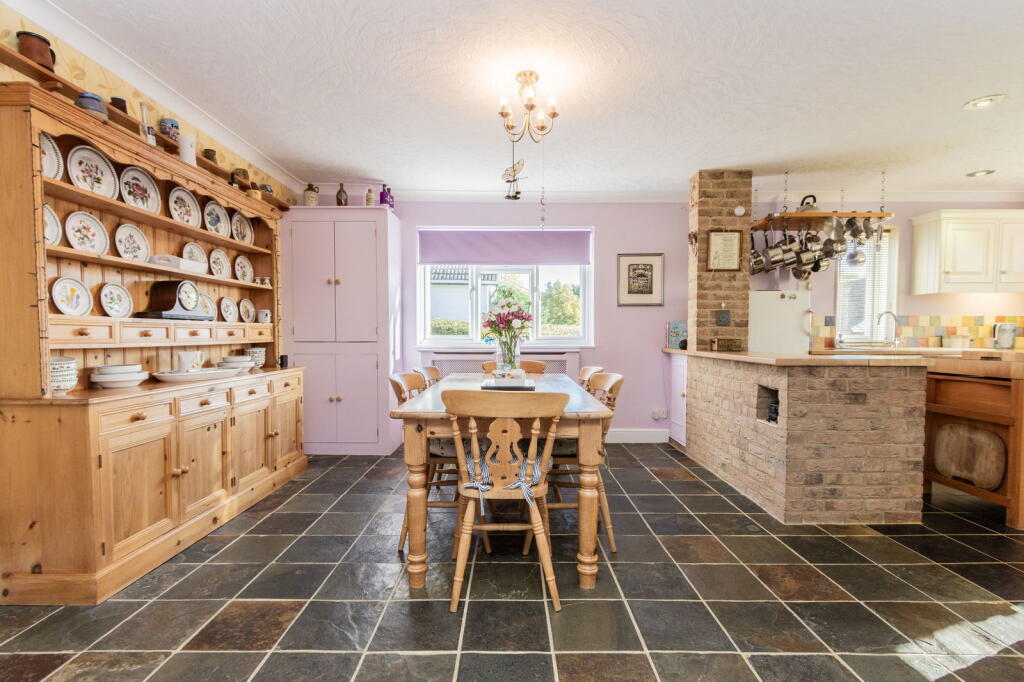 A Spacious Detached Bungalow With Stunning Views In Golford photo 3