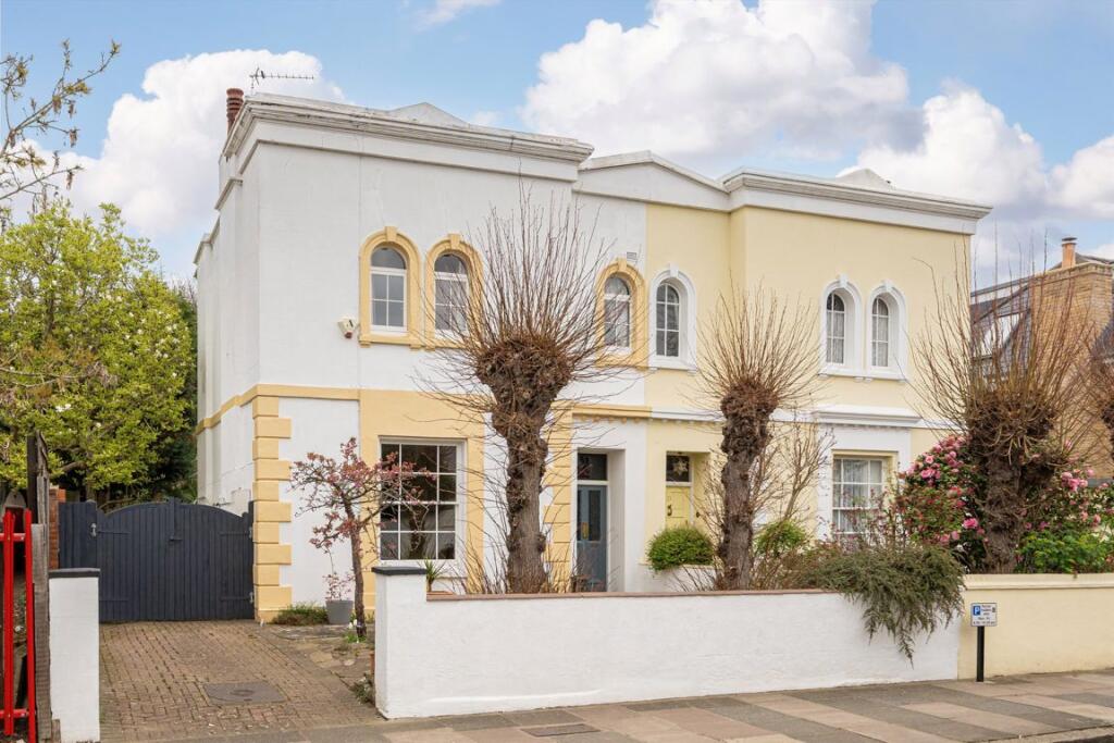 Main image of property: Popes Grove, Strawberry Hill