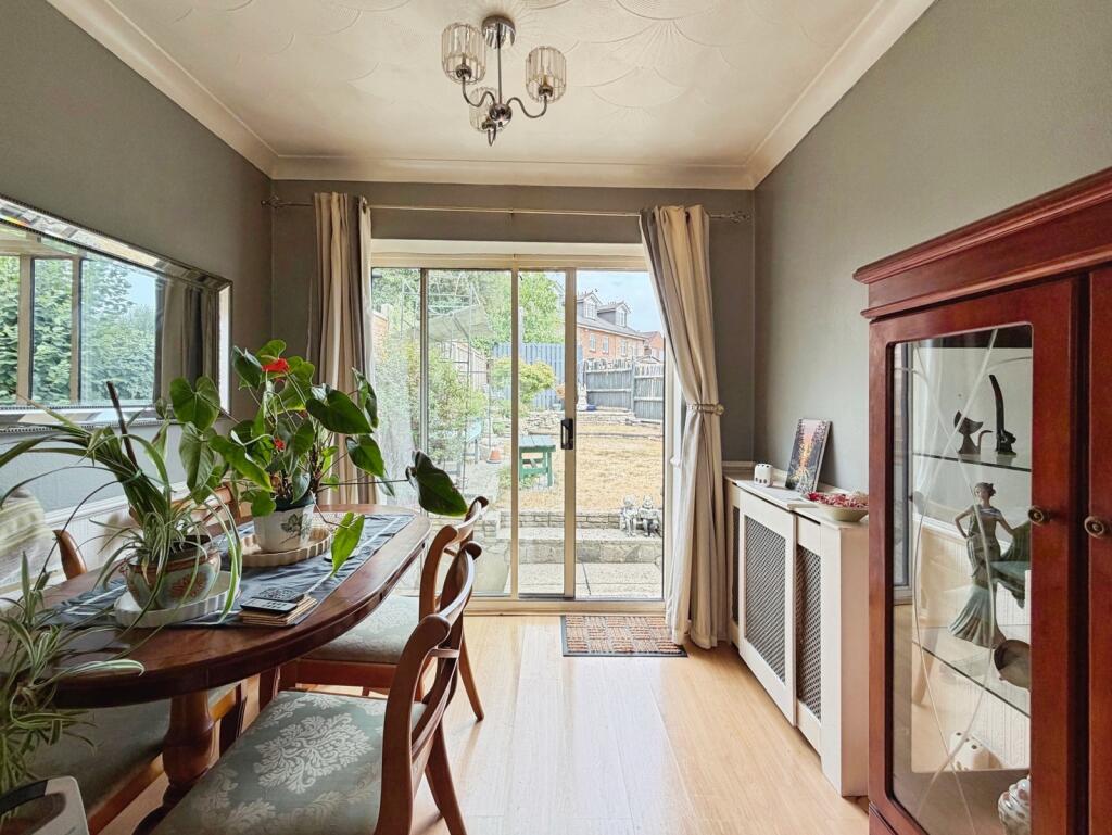 House in Rushmoor, East End, North Town - More
