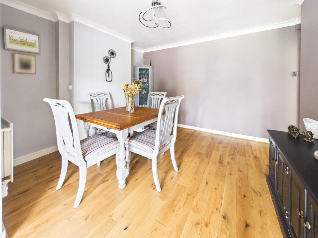 House in Shoreham-by-Sea - More