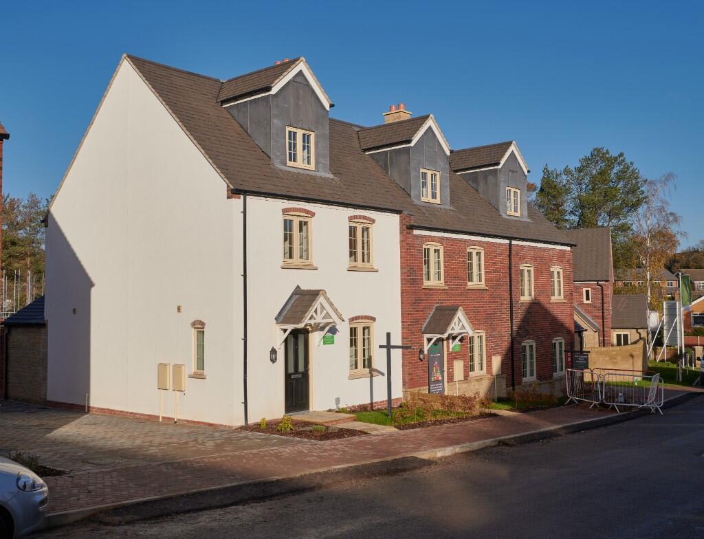 Main image of property: Allsebrooke Way, Ravenshead, Nottinghamshire,
NG15 9AY