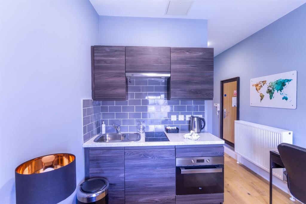 Apartment in Newcastle upon Tyne, Tyne and Wear - View 5