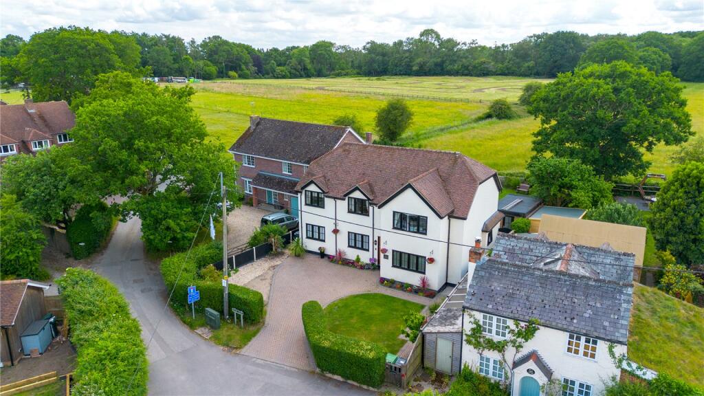 4-bed detached on Clay Lane, Beenham, Reading, Berkshire, RG7, £850,000