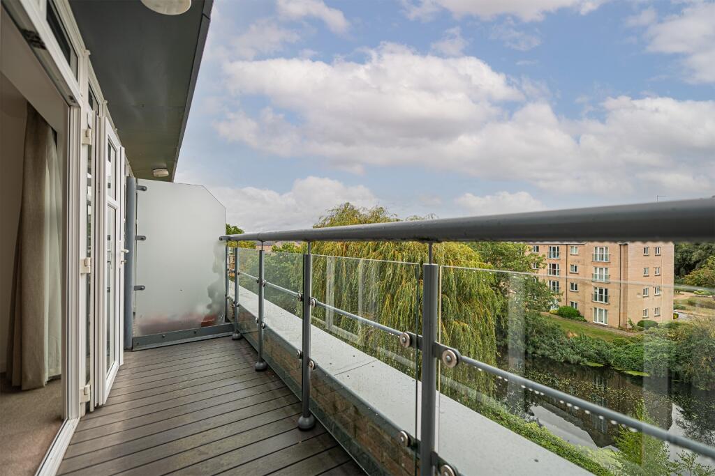 Apartment in Huntingdonshire, Little Paxton - View 4