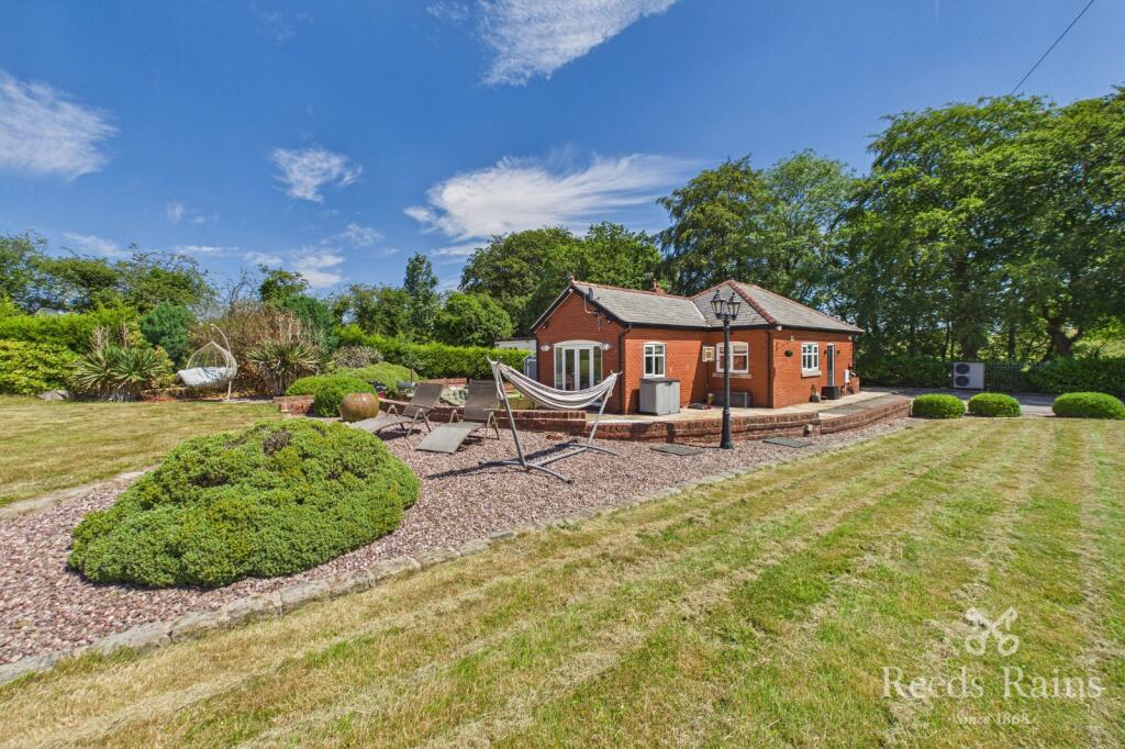 Main image of property: Park View, Chorley Road, Wigan, Greater Manchester, WN1