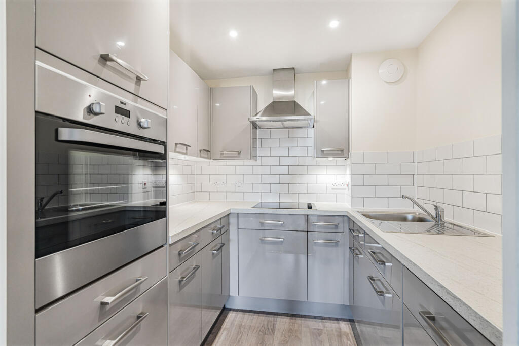 Apartment in York, Scarcroft, South Bank - View 2