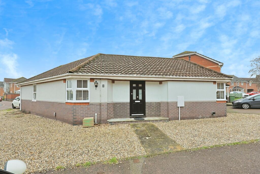 2-bed bungalow on Parliament Court, Norwich, £230,000