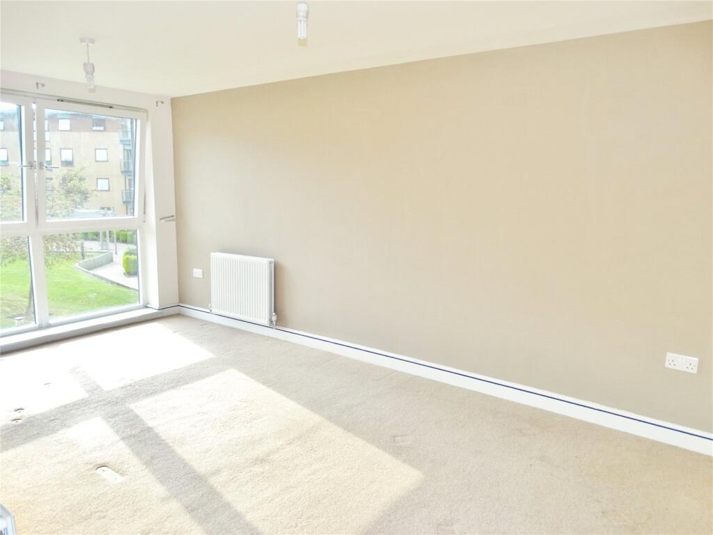 Apartment in Crawley, West Sussex - View 4