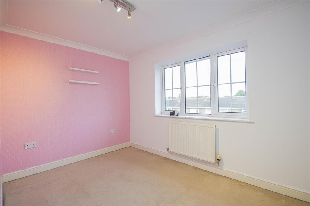 Apartment in Kettering, Avondale - More