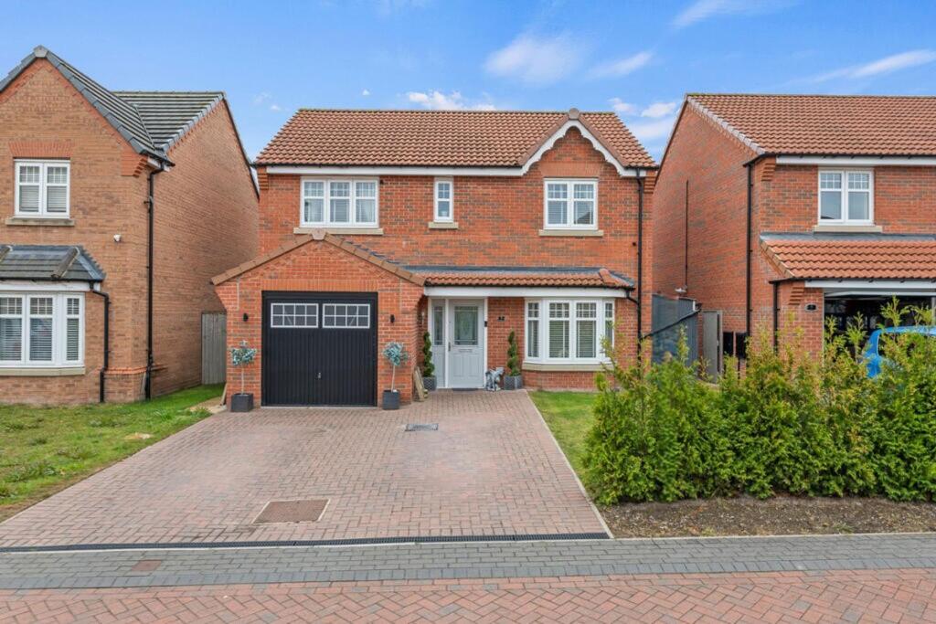 Main image of property: Moorland Court, Barnsley, S71
