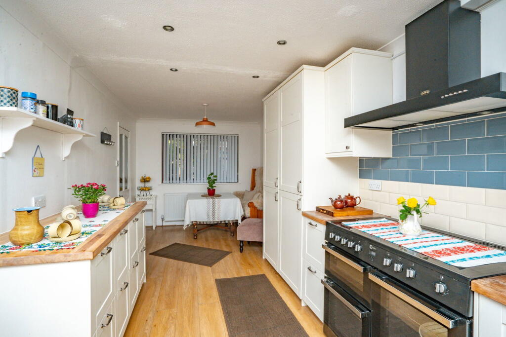 House in Malvern Hills, Malvern Wells - More