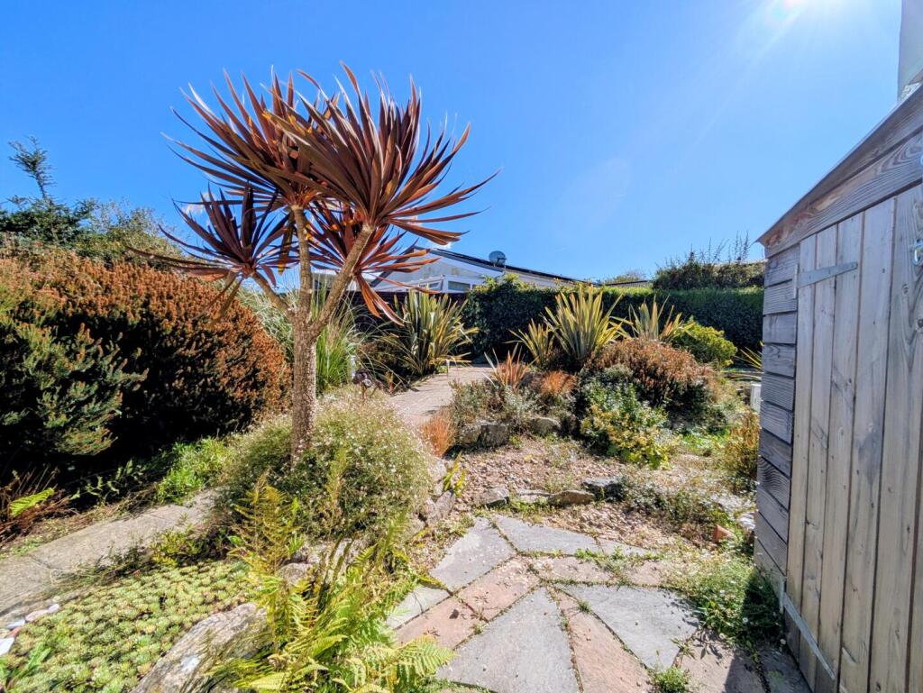 Gover Close, Mount Hawke photo 3
