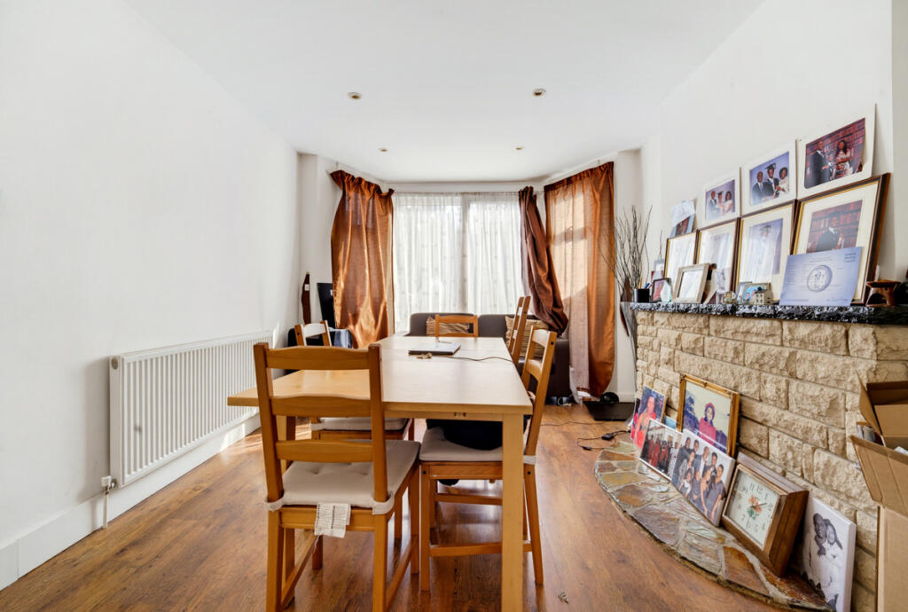 House in London - View 5