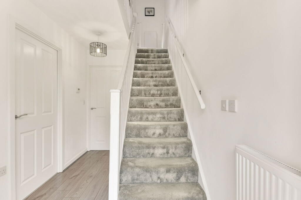 Robinson Avenue, Bedford, MK45 photo 2
