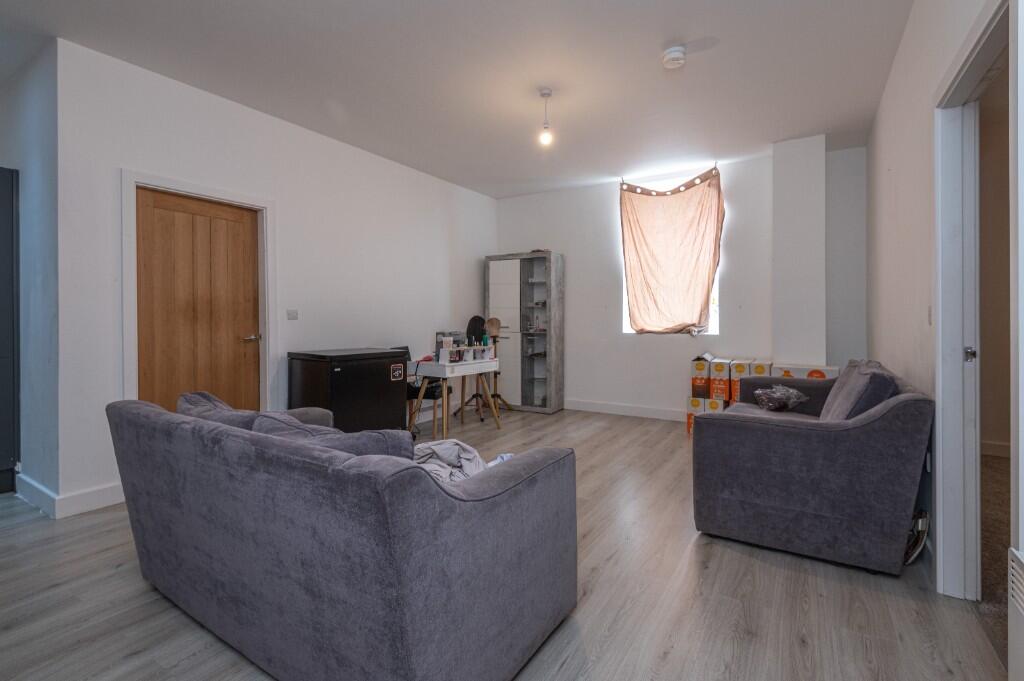 Apartment in Leeds, West Yorkshire - View 3
