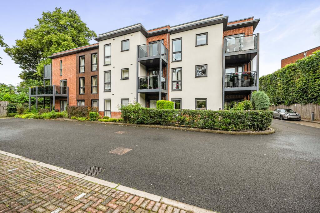 Main image of property: Hampton Lane, Solihull, West Midlands, B91