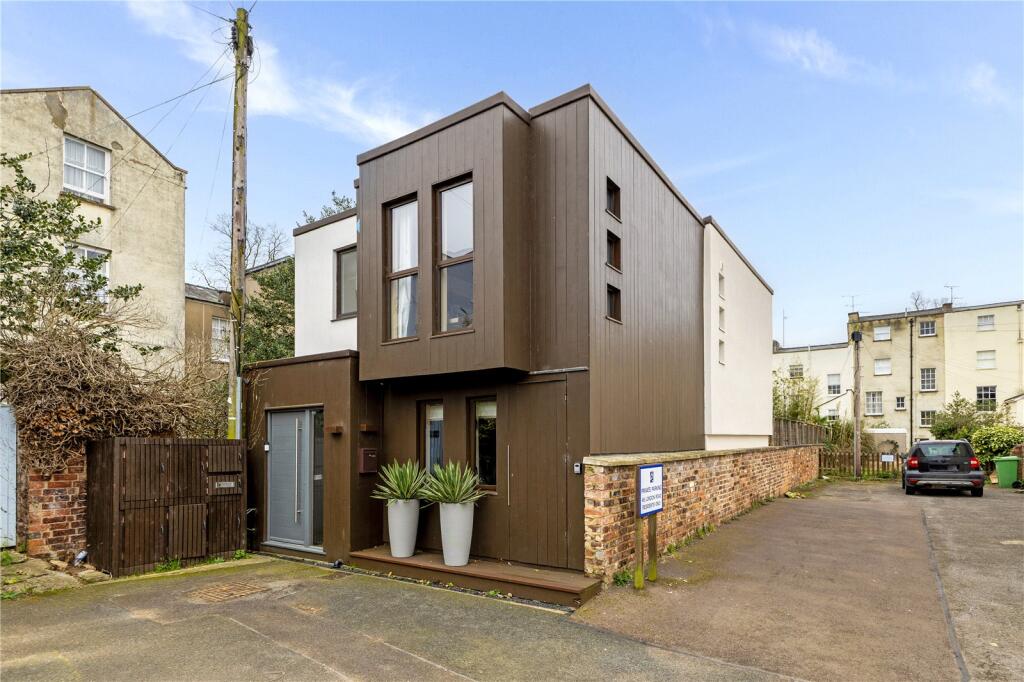 Main image of property: Oxford Walk, Cheltenham, Gloucestershire, GL52