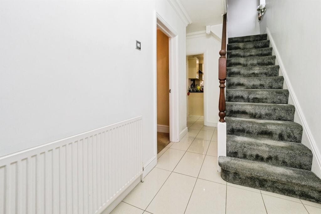House in Rainham - View 4