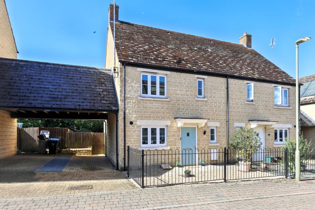 Main image of property: 97 Waterford Road, Witney
