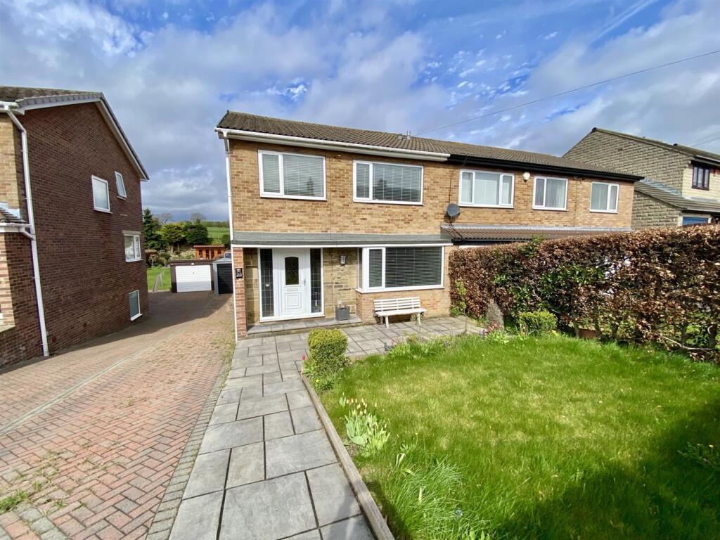 Main image of property: Quarryfields, Mirfield