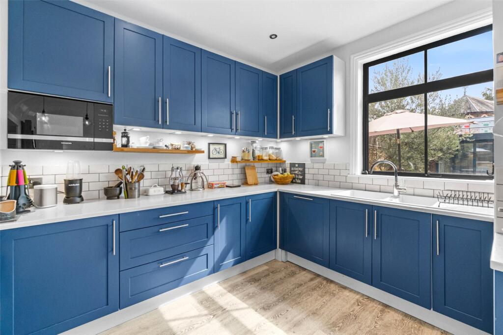 House in Twickenham - View 5